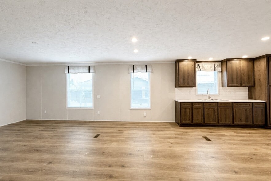 Building Photo - 29652 Cambridge Ct