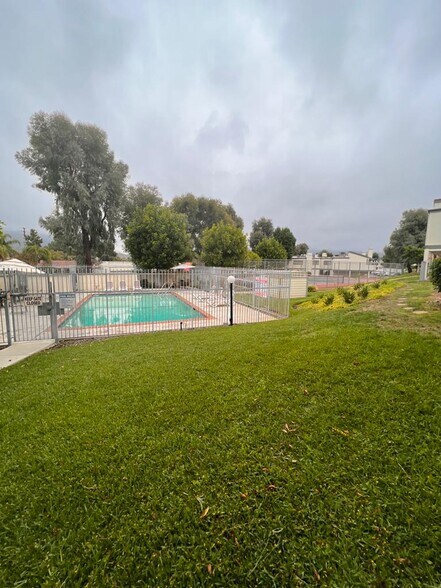 Building Photo - 10500 Sunland Blvd