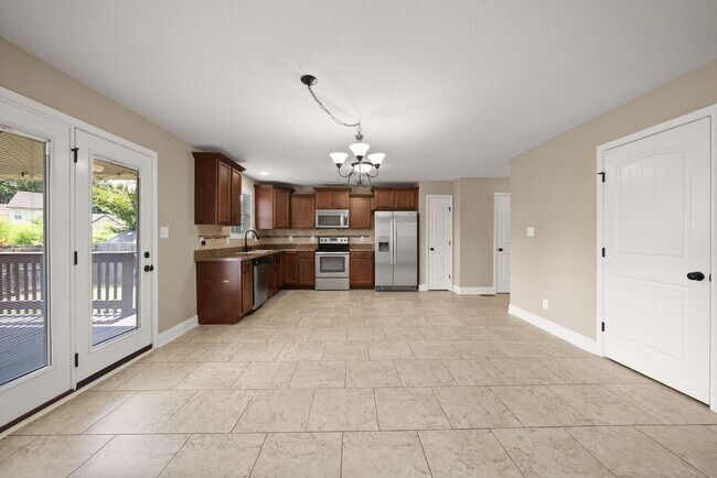 Building Photo - Coming Soon - Large home in the Heart of F...