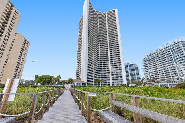 Building Photo - 3000 N Ocean Dr