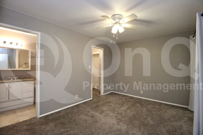 Building Photo - 9021 W Elm St
