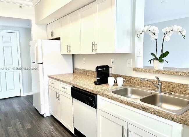 Building Photo - 100 SW 117th Terrace