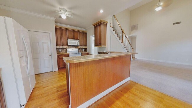 Building Photo - Spacious Home in Mill Creek