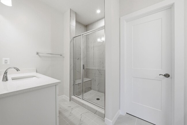 Building Photo - 1104 Dabney Dr