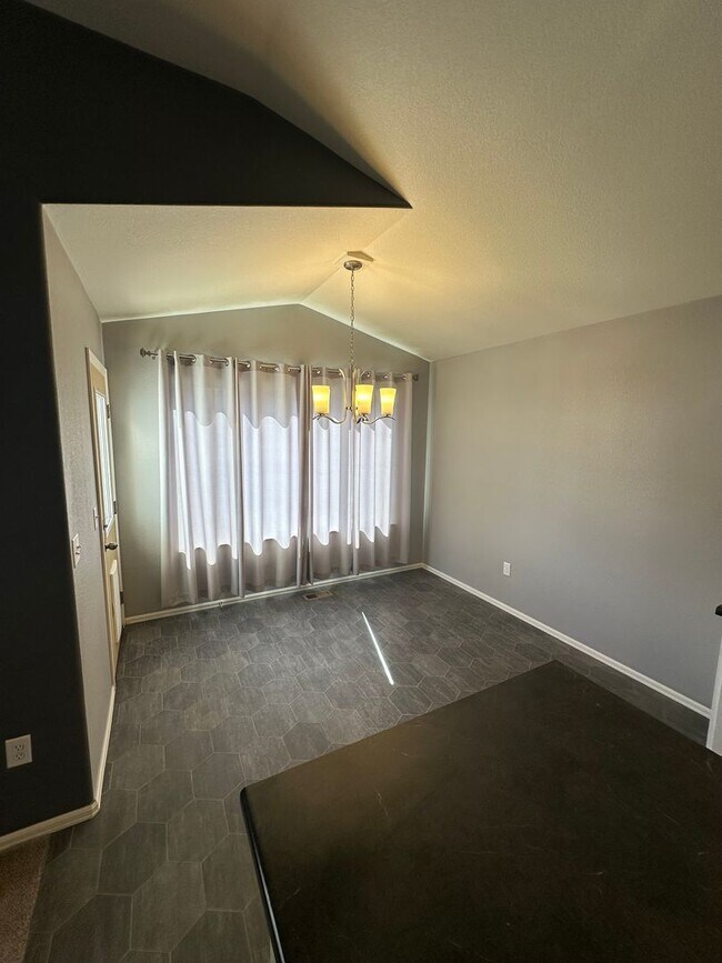 Building Photo - Beautiful 4bdrm Home In Severance