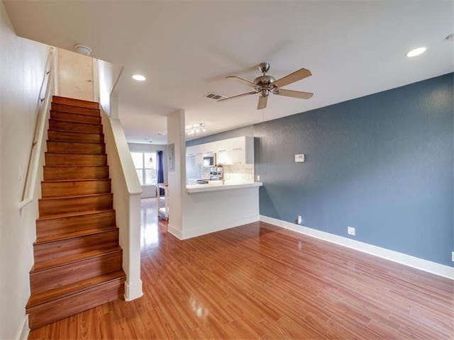 NOTE: FRESHLY PAINTED NEUTRAL INTERIORS (Photo needs updating) - 1101 Grove Blvd