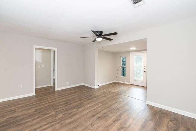 Building Photo - 2523 S Broadway St