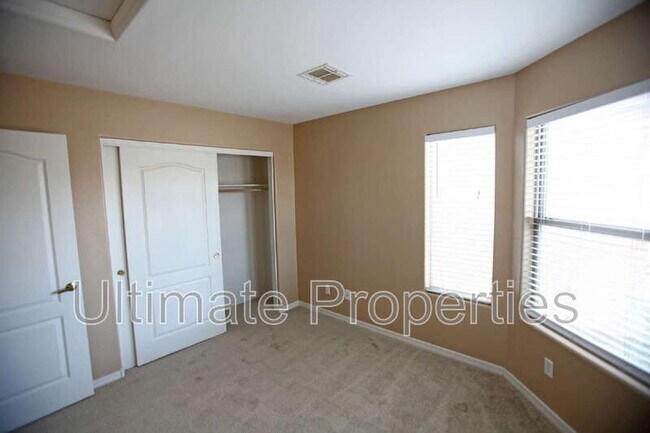 Building Photo - 15616 N 164th Ln