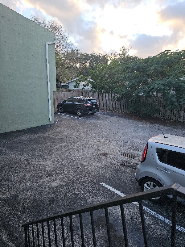 Building Photo - 1005 SW 15th Ave