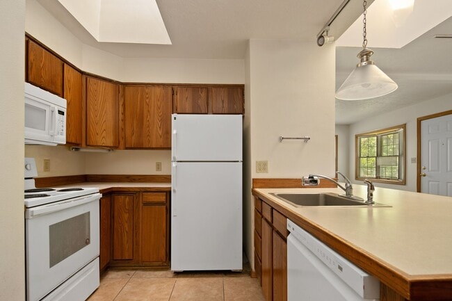 Building Photo - 2bd, 1b Cozy Home awaits in Boise Bench!