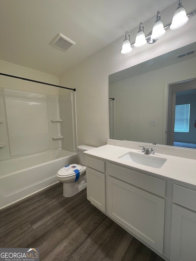 Building Photo - 35118 Condor Ct