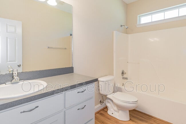 Building Photo - 14 Oakleigh Dr