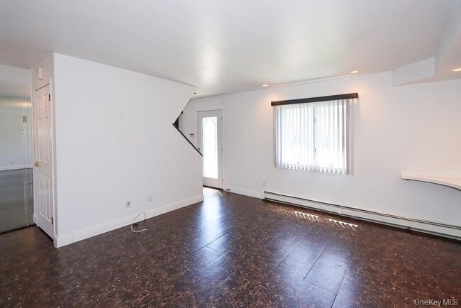 Building Photo - 223 Chestnut Ave