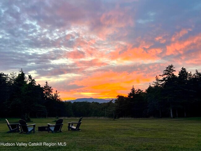 Building Photo - 16 Spring Rd