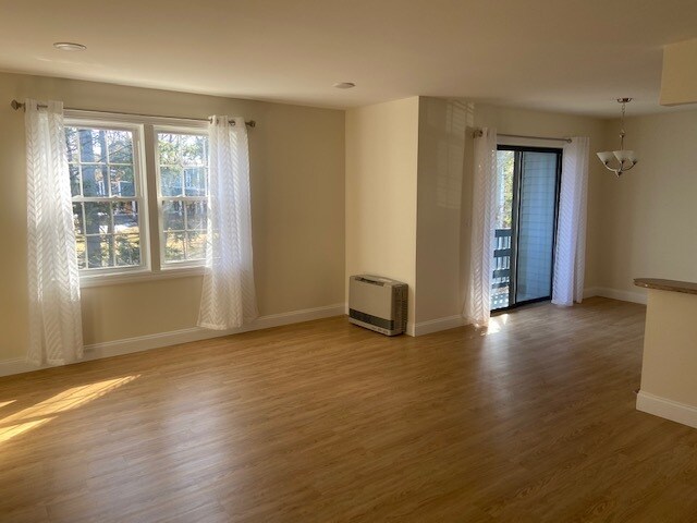 Building Photo - 158 N Twin Oaks Ter