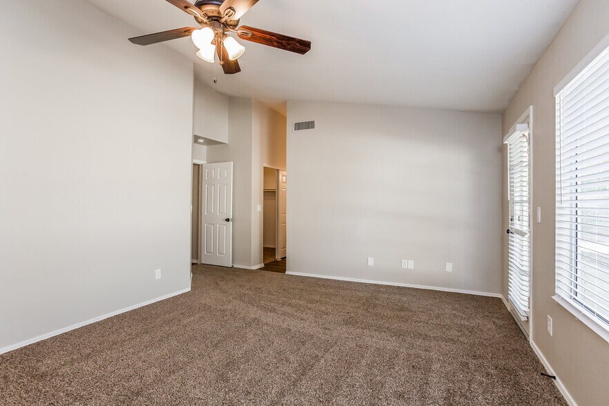 Building Photo - 19926 N 69th Ave