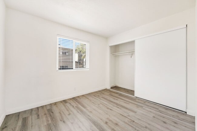 Building Photo - 5303 Del Gado Dr