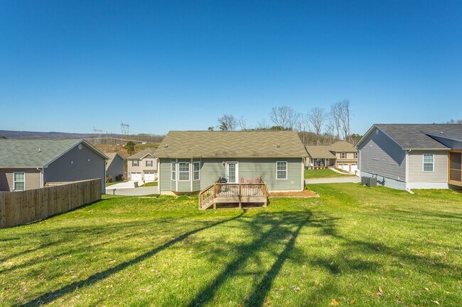 Building Photo - Beautiful Soddy Daisy Home!