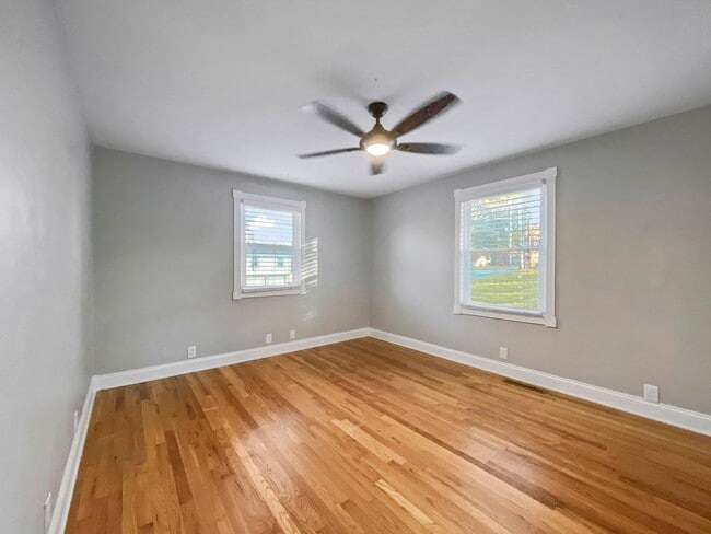 Building Photo - Stunning 4-Bed, 2.5-Bath Corner Lot Home with Modern Upgrades & Detached Garage – Move-In Ready!