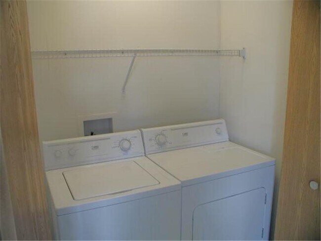 Building Photo - 1322 214th Ave