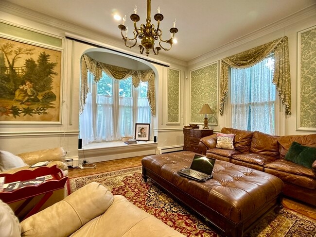 Building Photo - 61 Pond St