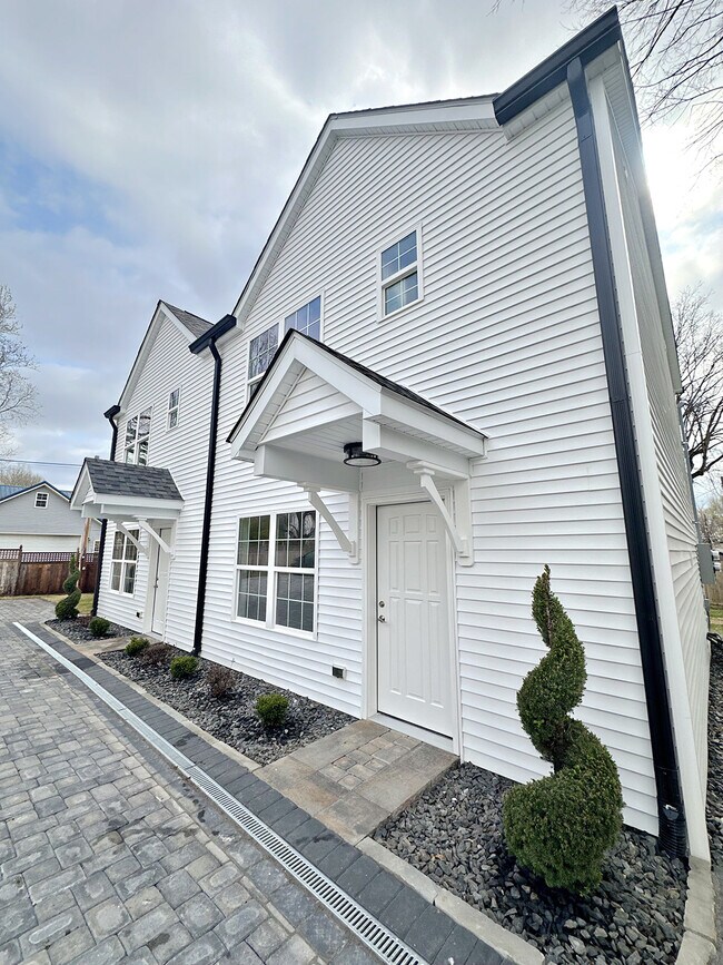 Building Photo - 217 Quince Alley