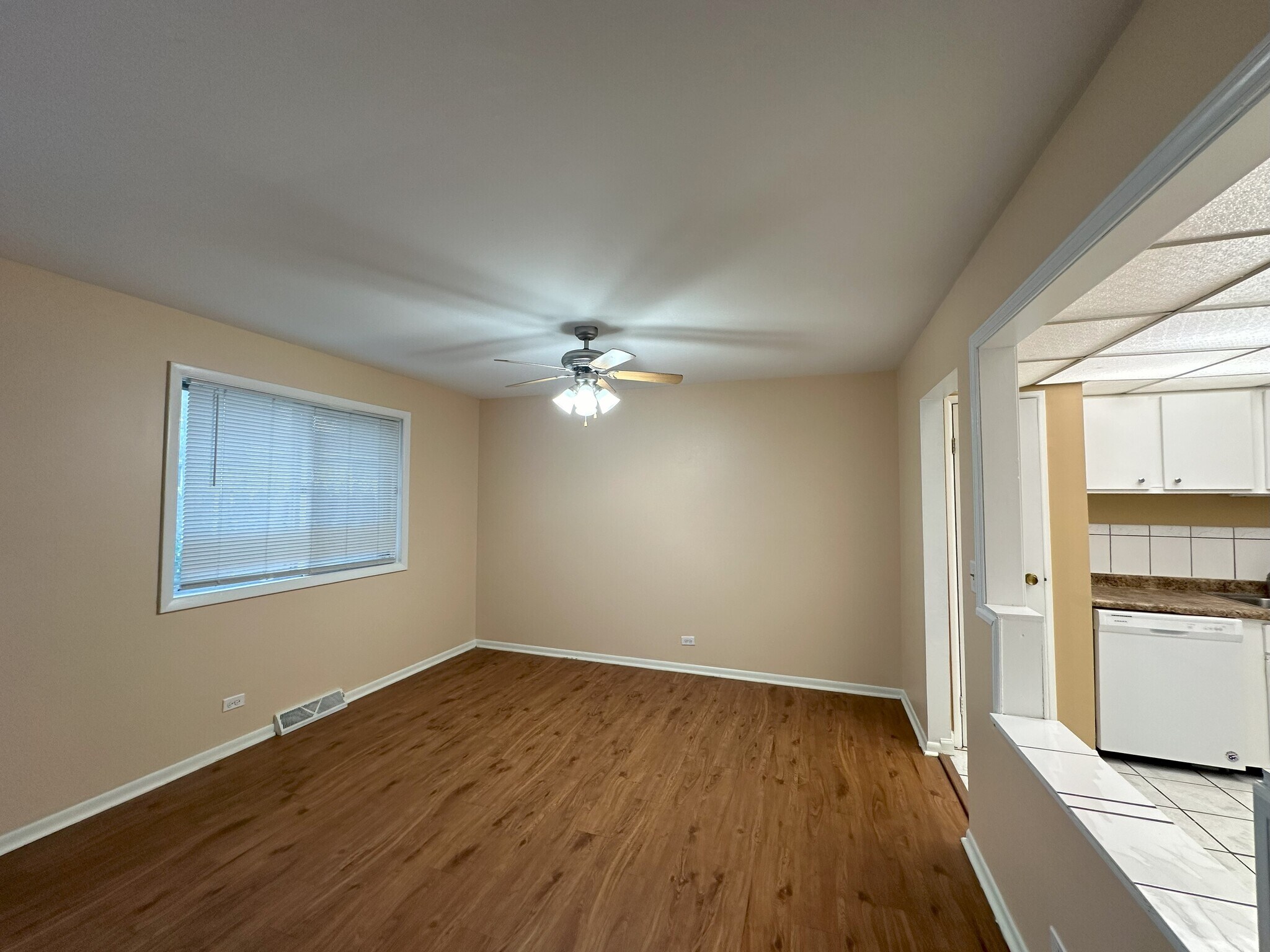 Building Photo - 226 Walker Dr