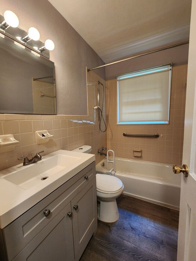 Building Photo - A GEM located close to Ft Benning