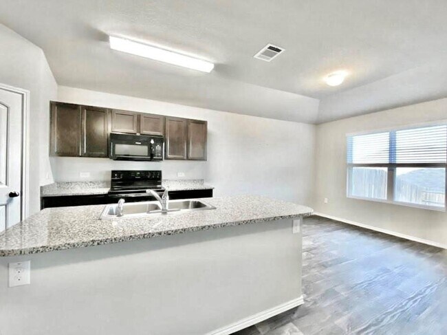 Building Photo - 5905 Ronee Leah Dr