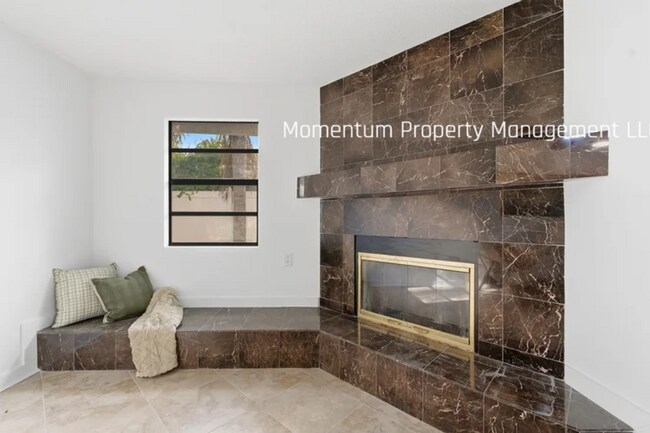 Building Photo - Gorgeous 4 Bedroom in Dunedin! Full Upgraded w/ a Pool!! AVAILABLE FOR IMMEDIATE MOVE IN!!