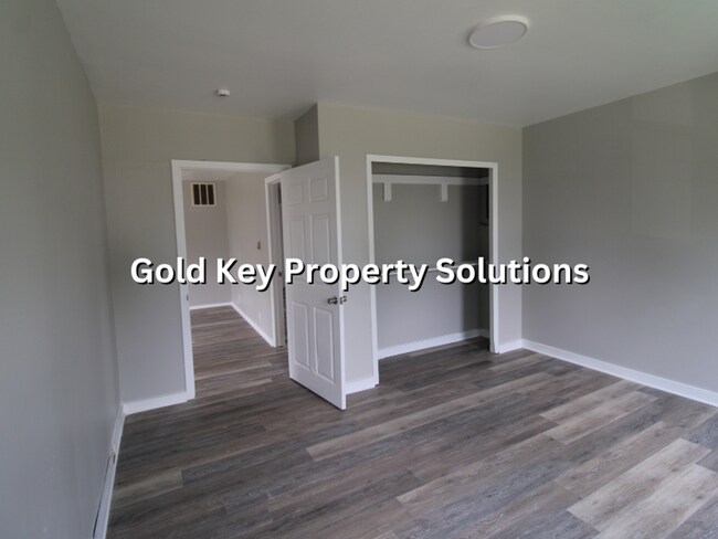 Building Photo - MUNCIE Updated 2 BR 1 BA House with New Kitchen Appliances (SECTION 8 APPROVED)