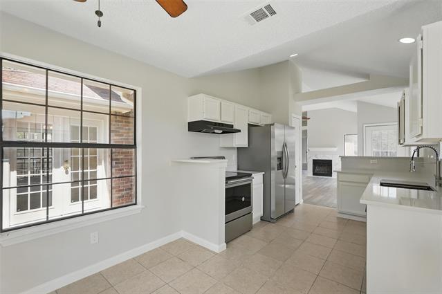 Building Photo - 7601 Clairmont Ave