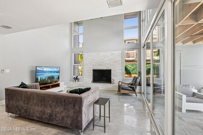 Building Photo - 248 11th St