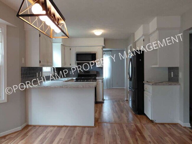 Building Photo - 3045 Chaminade Ct SW