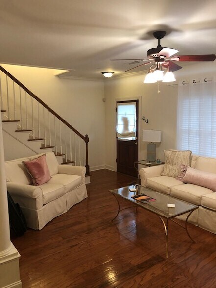 Building Photo - 951 Frontage Rd