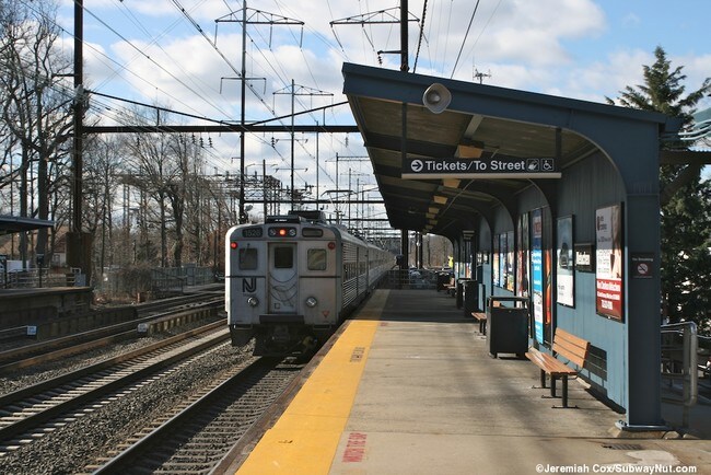 Building Photo - 612 Waterford Dr