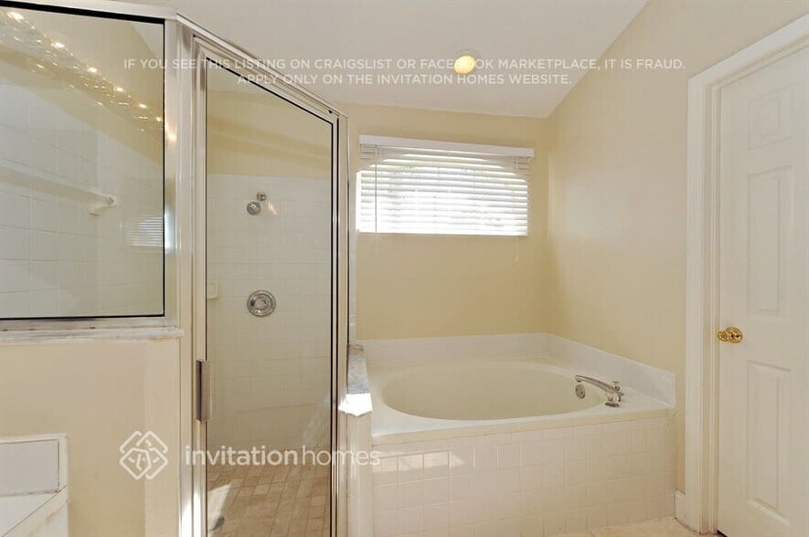 Building Photo - 8901 Eastman Dr