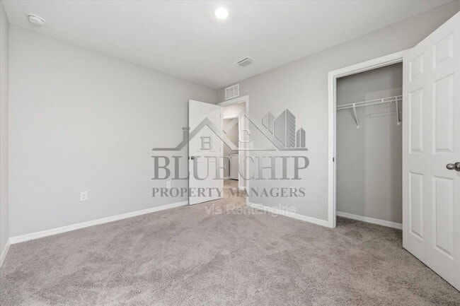 Building Photo - 12937 Camarillo Pl
