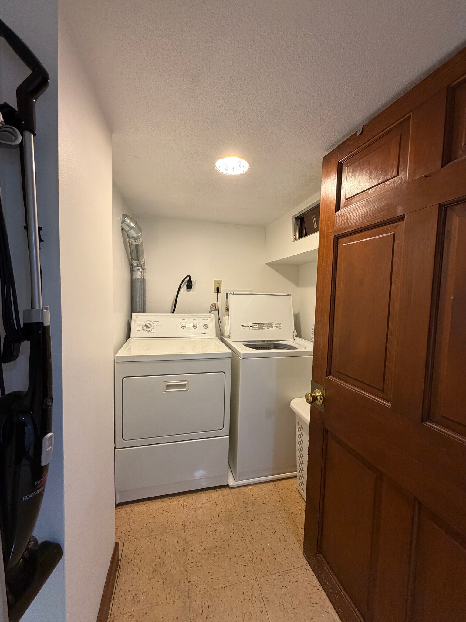 Building Photo - 223 Hurley St