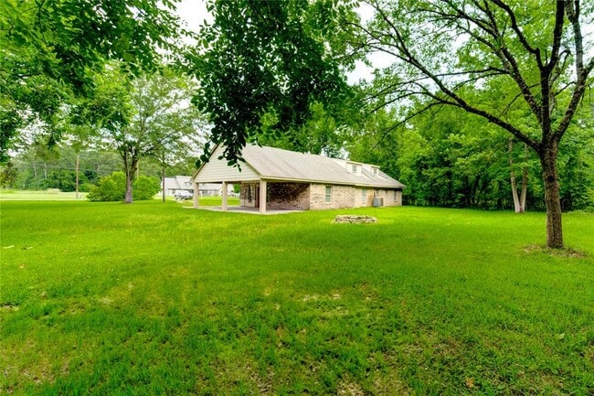 Building Photo - 47 Blue Lake Dr