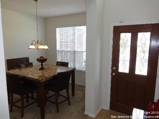 Building Photo - Spacious 3/2.5 in Cibolo