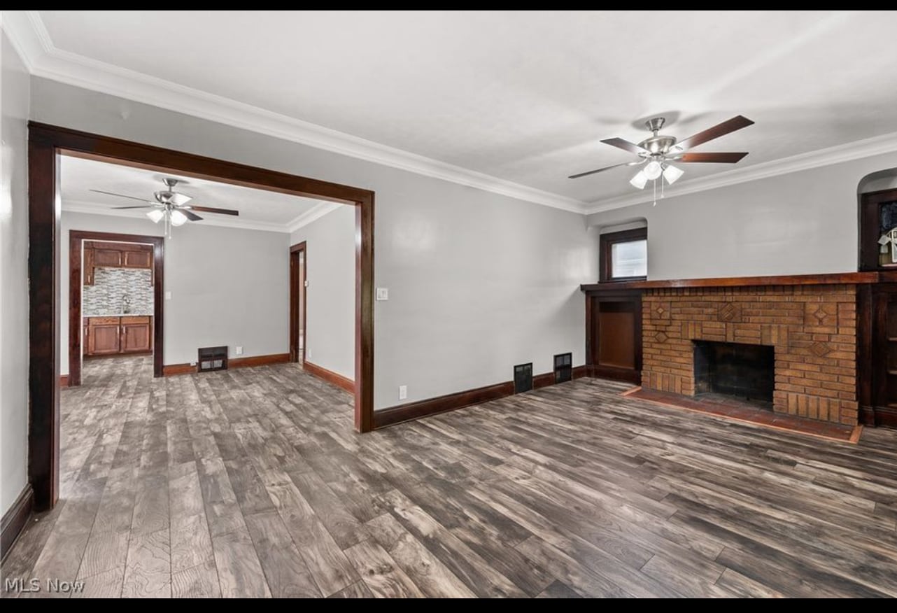 Building Photo - 3352 W 131st St