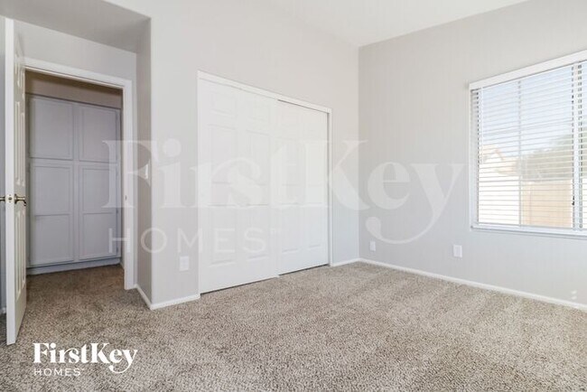 Building Photo - 11022 S Palomino Ln