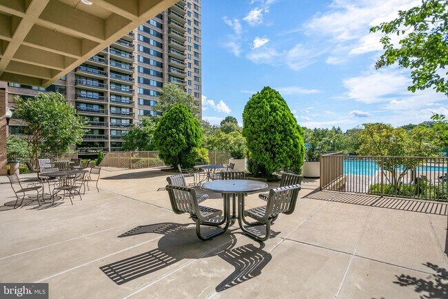 Building Photo - 5505 Seminary Rd