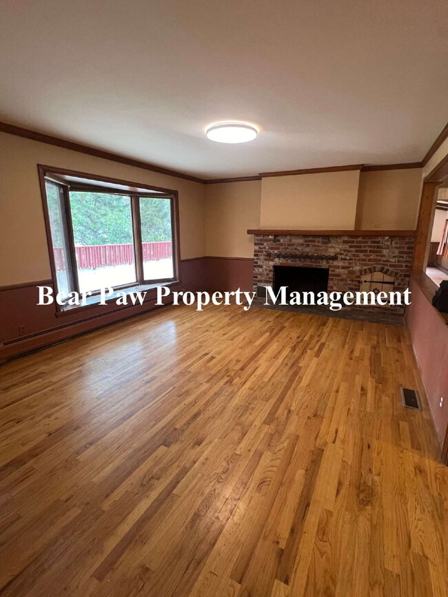 Building Photo - Spacious 4 Bedroom Home in North Evergreen!!