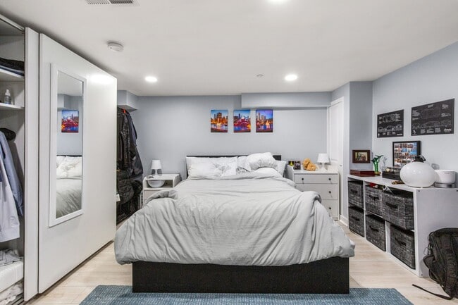 Building Photo - 32 Cameron Ave