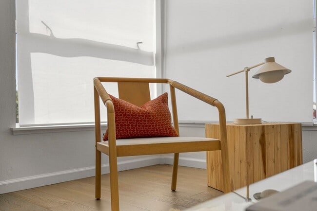 Building Photo - 1364 Powell St