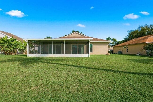 Building Photo - 349 Fountainview Cir