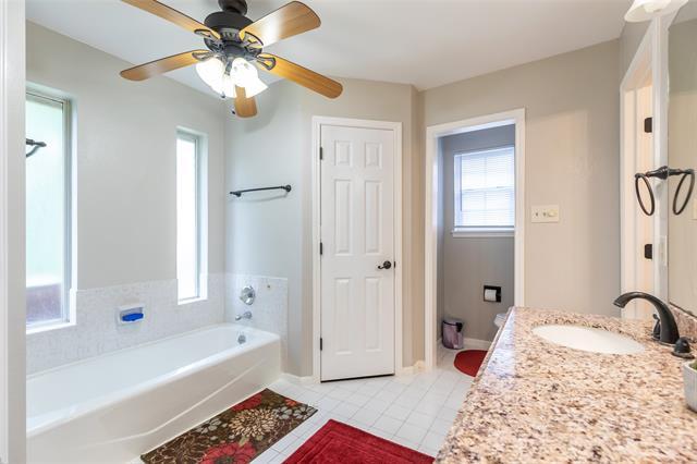 Building Photo - 857 Chaucer Dr