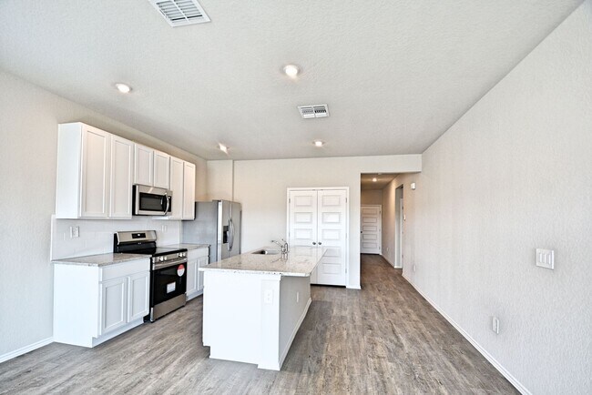 Building Photo - 527 Moscato Rd